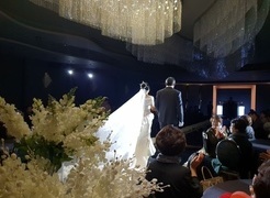 결혼을 축하드립니다.