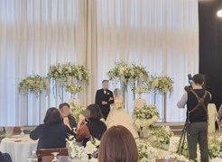결혼을 축하드립니다.